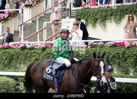 Ascot, Berkshire, Royaume-Uni. 10 août 2024. DREAM COMPOSER monté par le jockey Tadhg O'Shea remporte une place dans la Dubai Duty Free Shergar Cup Dash (handicap de classe 2) à la Dubai Duty Free Shergar Cup à l'hippodrome d'Ascot dans le Berkshire. Propriétaire Peter Clarke Racing Partners, entraîneur James Evans, Kinnersley, éleveur Khalifa Dasmal, commanditaire The Little Jet Company Ltd Crédit : Maureen McLean/Alamy Banque D'Images