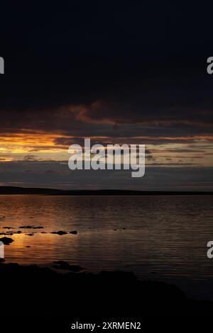Coucher de soleil sur Stronsay en milieu d'été, Orcades, Écosse Banque D'Images