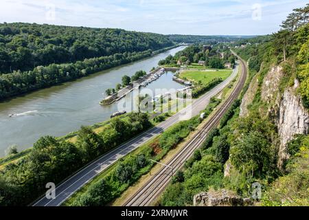 Vue panoramique depuis les rochers du Roi Albert et le bois de roche autour de l'Abbaye du Vivier | bois du moulin et bois des rochers autour de l'Abbaye du vivier Banque D'Images