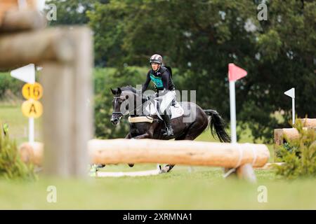 Tom Rowland de Grande-Bretagne avec Honeybrook Extra Special pendant le cross-country CCI4*S aux Five Star International Hartpury Horse Trials le 10 août 2024, Hartpury, Royaume-Uni (photo par Maxime David - MXIMD Pictures) Banque D'Images