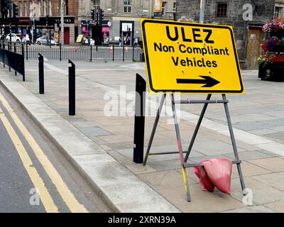 Signalisation de zone à faible émission dans le centre-ville de Glasgow appliquée pour tous les véhicules Banque D'Images