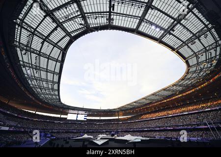 Paris, France. 11 août 2024. Le stade de France photographié lors de la cérémonie de clôture des Jeux Olympiques de Paris 2024 le dimanche 11 août 2024 à Paris, France. Les Jeux de la XXXIIIe Olympiade se déroulent à Paris du 26 juillet au 11 août. La délégation belge compte 165 athlètes en compétition dans 21 sports. BELGA PHOTO JASPER JACOBS crédit : Belga News Agency/Alamy Live News Banque D'Images