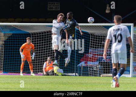 Southend Utd contre York City en 2024-25 Vanarama National League au Roots Hall. Premier jeu sous la nouvelle propriété de COSU. Callum Howe (York), Josh Walker Banque D'Images