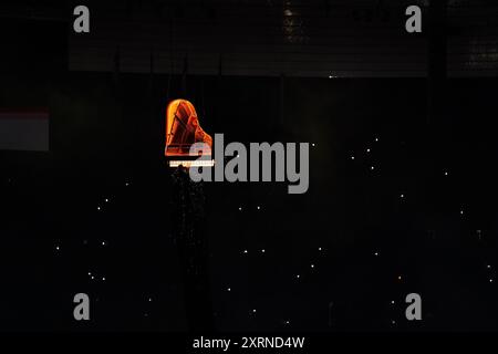 Le pianiste Alain Roche lors de la cérémonie de clôture des Jeux Olympiques de Paris 2024, au stade de France, Paris. Date de la photo : dimanche 11 août 2024. Banque D'Images