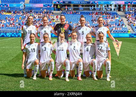 Présentation des équipes et hymne : Alexandra Popp, DFB Frauen 11 Ann-Katrin Berger, gardienne de but DFB Frauen 12 Marina HEGERING, DFB Frauen 5 Felicitas Rauch, DFB Frauen 19 Kathrin-Julia HENDRICH, DFB Frauen 3 Sarai Linder, DFB Frauen 2 Janina Minge, DFB Frauen 6 Sjoeke Nüsken, DFB Frauen 9 Jule Brand, DFB Frauen 16 Giulia Gwinn, DFB Frauen 15 Klara Bühl, DFB Frauen 17 au match féminin pour la médaille de bronze olympique ALLEMAGNE - ESPAGNE 1-0 au stade de Lyon à Lyon le 9 août 2024 à Lyon, France. Photographe de la saison 2024/2025 : Peter Schatz Banque D'Images