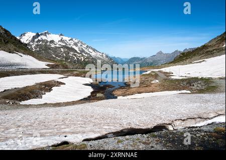 Le col de Susten (2224 m de haut) relie le canton d'Uri au canton de Berne. La route du col est longue de 45 km et est l'une des plus récentes de la SWIS Banque D'Images