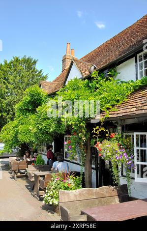 16th Century The Bull Inn, High Street, Sonning, Berkshire, Angleterre, Royaume-Uni Banque D'Images