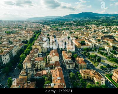 Vue aérienne de la cathédrale Santa Maria del Fiore dans le centre-ville de Florence, Toscane, Italie. Photo de haute qualité Banque D'Images