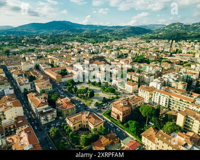 Vue aérienne de la cathédrale Santa Maria del Fiore dans le centre-ville de Florence, Toscane, Italie. Photo de haute qualité Banque D'Images