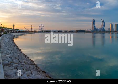 Parc d'attractions en plein air Lusail Winter Wonderland sur l'île Al Maha avec vue sur la lumière du jour Banque D'Images