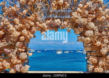 Plage de la Garoupe, Cap d'Antibes, Côte d'Azur, France Banque D'Images