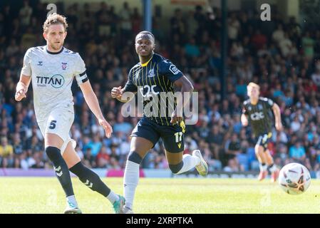 Southend Utd contre York City en 2024-25 Vanarama National League au Roots Hall. Premier jeu sous la nouvelle propriété de COSU. Callum Howe (York), Josh Walker Banque D'Images