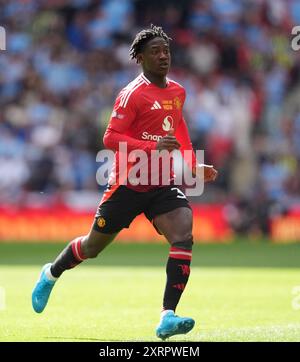 Dossier photo du 10/08/24 de Kobbie Mainoo. Cole Palmer dirige un trio de stars anglaises en lice pour le prix PFA Young Player of the Year. Le milieu de terrain de Manchester United Kobbie Mainoo et l'ailier d'Arsenal Bukayo Saka sont également sur la liste restreinte. Date d'émission : lundi 12 août 2024. Banque D'Images