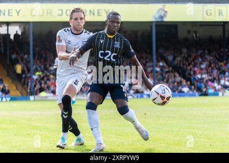 Southend Utd contre York City en 2024-25 Vanarama National League au Roots Hall. Premier jeu sous la nouvelle propriété de COSU. Josh Walker (Southend), Callum Howe Banque D'Images