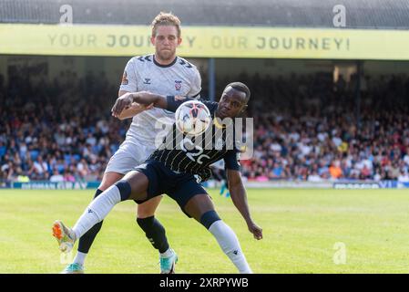 Southend Utd contre York City en 2024-25 Vanarama National League au Roots Hall. Premier jeu sous la nouvelle propriété de COSU. Josh Walker (Southend), Callum Howe Banque D'Images