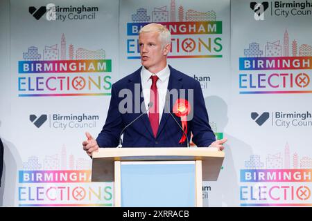 Alistair (Al) Carns, député travailliste remportant le siège de Birmingham Selly Oak aux élections générales de 2024. Ancien Royal Marine, il a servi dans la guerre d'Afghanistan et a été mentionné dans des dépêches 'en reconnaissance de courageux et distingués services en Afghanistan au cours de la période du 1er octobre 2006 au 31 mars 2007. Banque D'Images