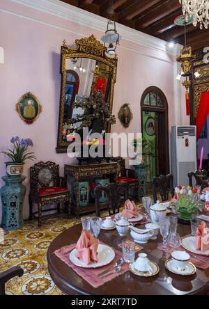 Pinang Peranakan Mansion Museum salle à manger, île de Penang, George Town, Malaisie Banque D'Images