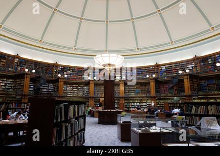 Vue générale (GV) de la salle de lecture Picton à l'intérieur de la bibliothèque centrale et du bureau d'enregistrement de Liverpool, en Grande-Bretagne. Image prise le 5 août 2024. © Banque D'Images