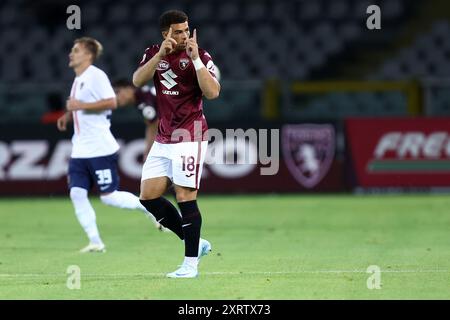 Turin, Italie. 11 août 2024. Che Adams du Torino FC fait des gestes lors du match de la Coppa Italia Round of 32 entre Torino FC et Cosenza Calcio au Stadio Olimpico le 11 août 2024 à Turin, Italie . Crédit : Marco Canoniero/Alamy Live News Banque D'Images