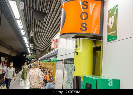 Barcelone Espagne, Catalogne Catalunya, métro station de métro, transports en commun, intérieur, Sants Estacio L3 ligne, urgence médicale SOS Banque D'Images