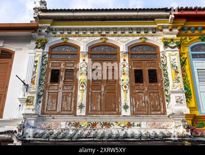 Boutiques patrimoniales décorées, État de Melaka, Malacca, Malaisie Banque D'Images