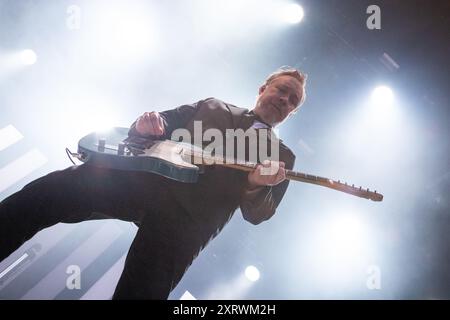 Trondheim, Norvège. 07 août 2024. Le musicien, chanteur et compositeur suédois Lars Winnerbäck, lauréat d'un Grammy, donne un concert au Sverresborg Folkemuseum de Trondheim. Banque D'Images