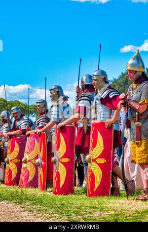 Légionnaires romains du 'Gruppo Storico Romano' pour la natale di Roma au Circus Maximus, Rome Italie Banque D'Images