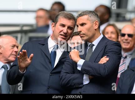 Londres, Royaume-Uni. 10 août 2024 - Manchester City v Manchester United - Community Shield - stade de Wembley. Directeur général de Manchester City Ferran Soriano ( à gauche ) Président Khaldoon Al Moubarak ( à droite ). Crédit photo : Mark pain / Alamy Live News Banque D'Images