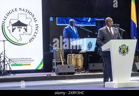 Le Président centrafricain Faustin-Archange Touadera lors de l’ouverture du dialogue national inclusif au Palais des Sports de Libreville, le 2 avril 2024. Banque D'Images