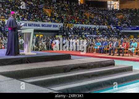 Ouverture du dialogue national inclusif au Palais des Sports de Libreville, le 2 avril 2024. Banque D'Images