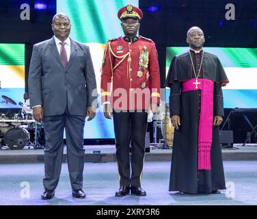 Le président de la transition, Brice Clotaire Oligui Nguema lors de l’ouverture du dialogue National inclusif au Palais des sports de Libreville, le 2 avril 2024. Banque D'Images