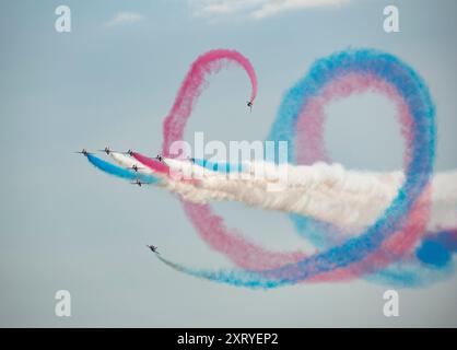 Les flèches rouges au Blackpool Air Show, inaugurant l'événement à 14h, samedi 9 août 2024 Banque D'Images