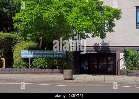 Institute of Medical Genetics for Wales Building, University Hospital of Wales, Heath Park, Cardiff. Pays de Galles du Sud. Prise en août 2024 Banque D'Images