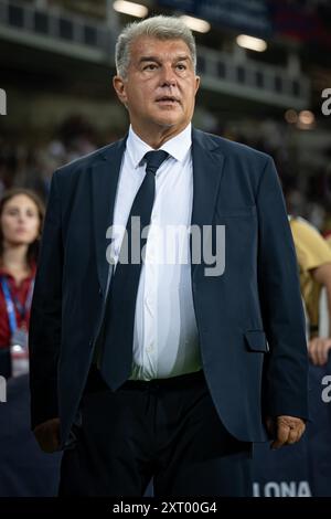 Le président du FC Barcelone Joan Laporta fait des gestes lors d'un Trophée Joan Gamper à l'Estadi Olimpic Lluis Companys à Barcelone, en Espagne, le 12 août 2024. Photo de Felipe Mondino Banque D'Images