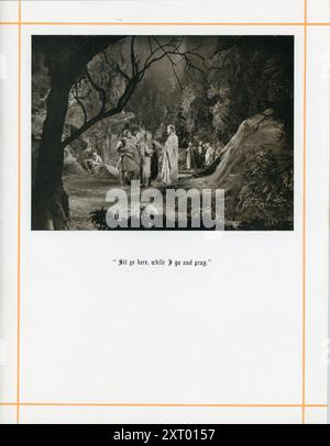 ERNEST TORRENCE : Peter JOHN T. PRINCE : Thaddeus JOSEPH ATTAQUANT : John et H.B. WARNER : Jésus Christ dans le jardin de Gethsémané dans LE ROI DES ROIS 1927 réalisateur CECIL B. DeMille écrivain Jeanie Macpherson direction artistique Mitchell Leisen costume Gilbert Adrian Earl Luick et Gwen Wakeling DeMille Pictures Corporation / Producer's Distributing Corporation (RPC) Banque D'Images