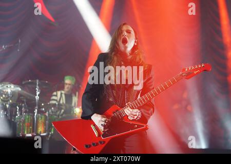 Irving, États-Unis. 11 août 2024. Lzzy Hale, chanteuse et guitare solo du groupe de rock américain Halestorm, se produit à la Toyota Music Factory. Le 11 août 2024 à Irving, Texas. (Photo de Javier Vicencio/Eyepix Group) crédit : Eyepix Group/Alamy Live News Banque D'Images