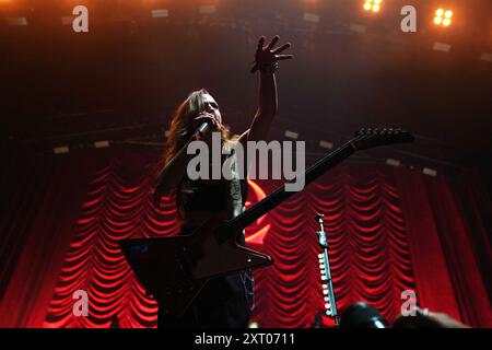 Irving, États-Unis. 11 août 2024. Lzzy Hale, chanteuse et guitare solo du groupe de rock américain Halestorm, se produit à la Toyota Music Factory. Le 11 août 2024 à Irving, Texas. (Photo de Javier Vicencio/Eyepix Group) crédit : Eyepix Group/Alamy Live News Banque D'Images