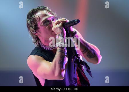 12 août 2024, Cinquale, Massa Carrara, Italie : Filippo Maria Fanti aka Irama se produit en concert pour sa tournée au Vibe Festival. (Crédit image : © Stefano dalle Luche/Pacific Press via ZUMA Press Wire) USAGE ÉDITORIAL SEULEMENT! Non destiné à UN USAGE commercial ! Banque D'Images