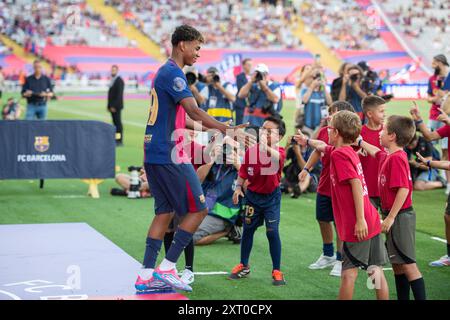 FC BARCELONE CONTRE AS MONACO. STADE OLIMPIC MONTJUIC, BARCELONE. Août 12,2024 FC BARCELONE vs AS MONACO août 12,2024 Lamine Yamal 19 du FC Barcelone avant le match entre le FC Barcelone et L'AS Monaco correspondant au Trophée Joan Gamper au stade Olimpic de Montjuic à Barcelone, Espagne. Barcelona ESP Copyright : xs.xRosx Banque D'Images