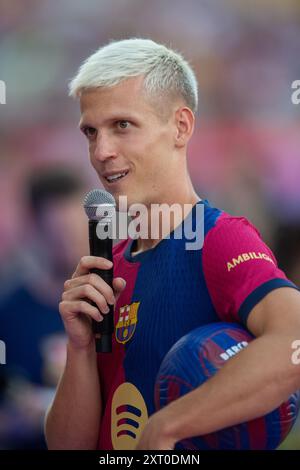 Barcelone, ESP. 12 août 2024. FC BARCELONE vs AS MONACO 12 août 2024 Dani Olmo avant le match entre le FC Barcelone et L'AS Monaco correspondant au Trophée Joan Gamper au stade Olimpic de Montjuic à Barcelone, Espagne. Crédit : Rosdemora/Alamy Live News Banque D'Images