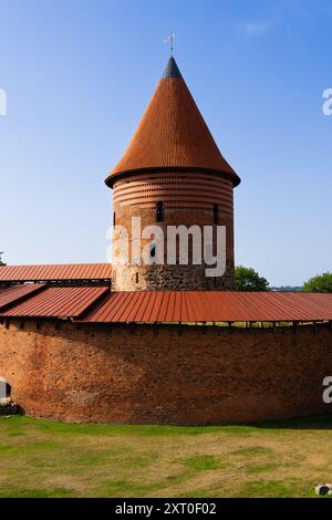 Kaunas, Lituanie. 30 juin 2024. Tour du château de Kaunas Banque D'Images