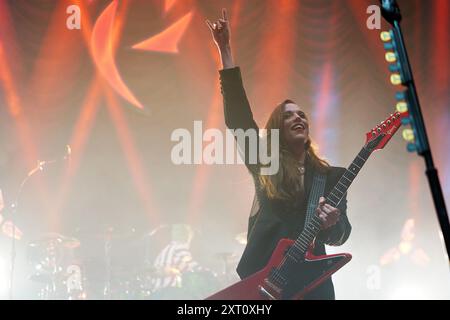 Irving, États-Unis. 11 août 2024. Lzzy Hale, chanteuse et guitare solo du groupe de rock américain Halestorm, se produit à la Toyota Music Factory. Le 11 août 2024 à Irving, Texas. (Photo de Javier Vicencio/Eyepix/Sipa USA) crédit : Sipa USA/Alamy Live News Banque D'Images