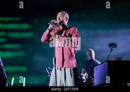 Pompéi, Italie. 18 juillet 2024. Biagio Antonacci se produit en concert à l'Anfiteatro degli Scavi pour la tournée 'Funziona solo se stiamo insieme' de 2024 à Pompéi. Crédit : SOPA images Limited/Alamy Live News Banque D'Images