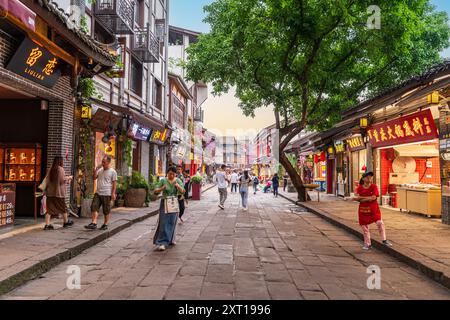 Chonqing, Chine - 7 mai 2024 : ville ancienne de Ciqikou, une attraction touristique célèbre à Chonqing. Banque D'Images