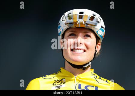 DORDRECHT - Charlotte Kool avant le départ de la deuxième étape du Tour de France femmes, le Tour de France féminin, de Dordrecht à Rotterdam. Le circuit cycliste de plusieurs jours fait partie de l'UCI Women's WorldTour et dure jusqu'au 18 août. ANP BAS CZERWINSKI Banque D'Images