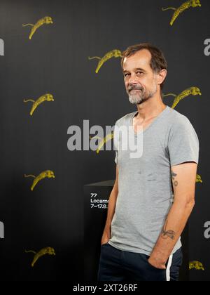 LOCARNO / SUISSE, 13 août 2024. Réalisateur, producteur, scénariste, animateur Claude Barras participe à un photocall pour le film „sauvages“ au 77e Festival du film de Locarno le 13 août 2024 à Locarno, Suisse. Crédits : Walter Gilgen crédit : Walter Gilgen/Alamy Live News Banque D'Images