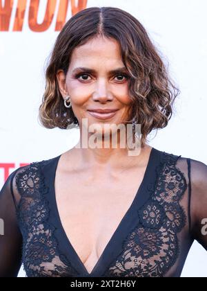 Hollywood, États-Unis. 12 août 2024. HOLLYWOOD, LOS ANGELES, CALIFORNIE, États-Unis - 12 AOÛT : Halle Berry arrive à la première à Los Angeles de 'The Union' de Netflix qui a eu lieu au Théâtre égyptien Hollywood le 12 août 2024 à Hollywood, Los Angeles, Californie, États-Unis. (Photo de Xavier Collin/image Press Agency) crédit : image Press Agency/Alamy Live News Banque D'Images