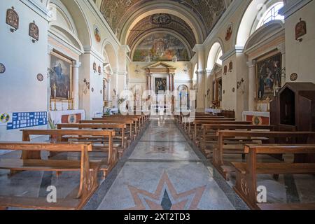 Église Sainte Marie de la Visitation, Cervara di Roma, vallée de la rivière Aniene, Latium, Italie Banque D'Images