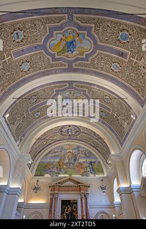 Voûte à fresques de l'église Sainte-Marie de la Visitation, Cervara di Roma, vallée de la rivière Aniene, Latium, Italie Banque D'Images