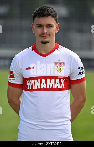 Fabian Rieder VfB Stuttgart (32) VFB STUTTGART FOTOTERMIN 13.08.2024 LA RÉGLEMENTATION DFL INTERDIT TOUTE UTILISATION DE PHOTOGRAPHIES COMME SÉQUENCES D'IMAGES ET/OU QUASI-VIDÉO Banque D'Images